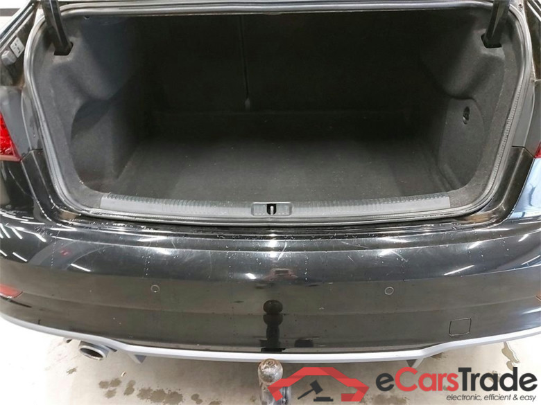 Audi A3 1.6 TDi S-Line Ext. LED-Xenon Navi Klima PDC ... #6