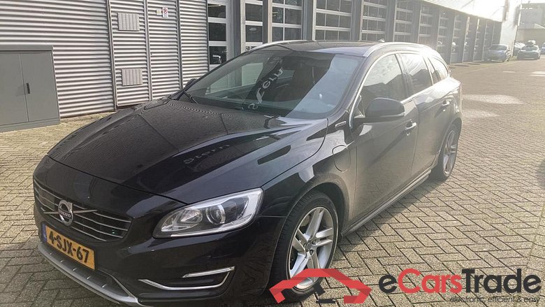VOLVO V60 2.4 D6 AWD Plug-In Hybrid Summum (5-drs Combi) #1