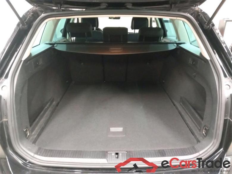 Volkswagen Passat 1.6 TDI Aut. Comfortline LED-Xenon Virtual Navi Sport-Seats KeylessGo Klima PDC ... #6