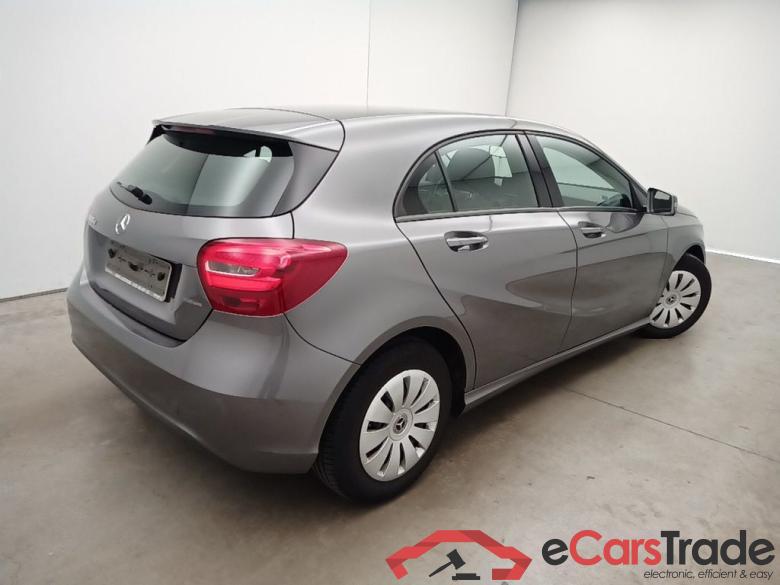 Mercedes-Benz A-Klasse A 180 d BlueEFFICIENCY Edition 5d #2