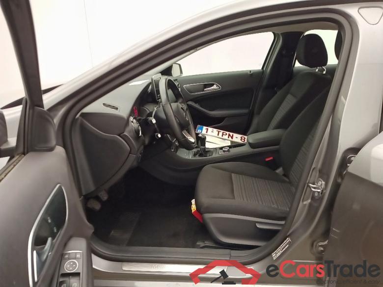 Mercedes-Benz A-Klasse A 180 d BlueEFFICIENCY Edition 5d #3