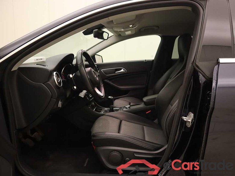 Mercedes CLA 180 d SB Command Navi 1/2 Sport-Leather Klima ... #6
