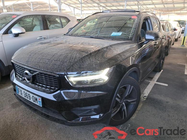VOLVO XC40 / 2017 / 5P / SUV Recharge T5 262 DCT7 R-Design #1
