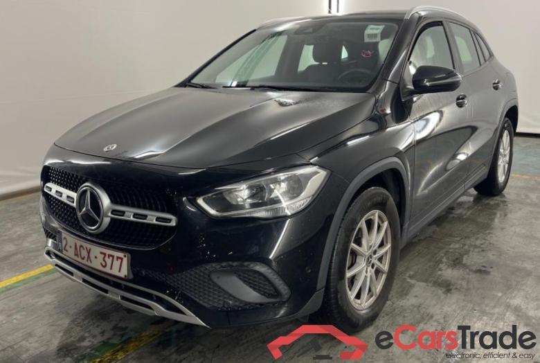 Mercedes GLA 200d Aut. Widescreen Navi 1/2 Leather  KeylessGo Klima PDC ... #1