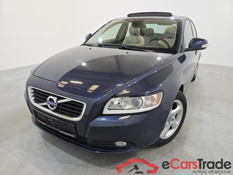 Volvo S40 1.6D Pano Navi Leather Klima PDC... #1