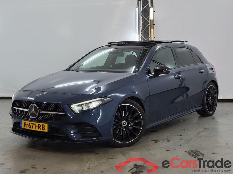 MERCEDES-BENZ A-KLASSE 220 Launch Edition Premium #1