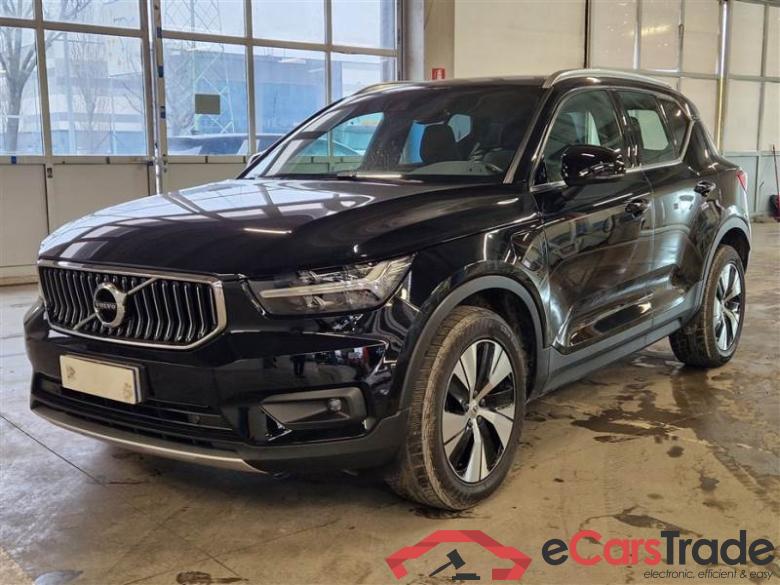 Volvo 228 VOLVO XC40 / 2017 / 5P / SUV T5 PLUG-IN HYBRID AUTO RECH INSCRIP EXPR #1
