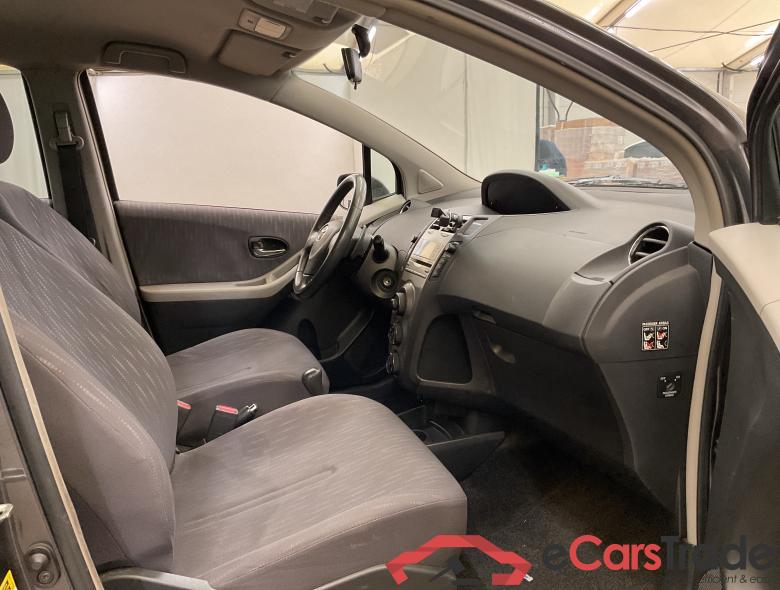TOYOTA Yaris Yaris 1.33i VVT-i Luna #6