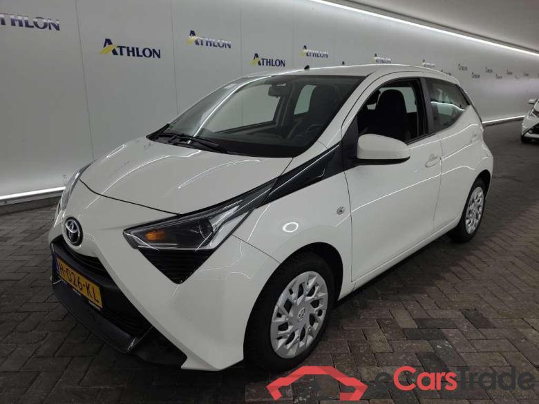 TOYOTA Aygo 1.0 VVT-i x-play 5D 53kW #1