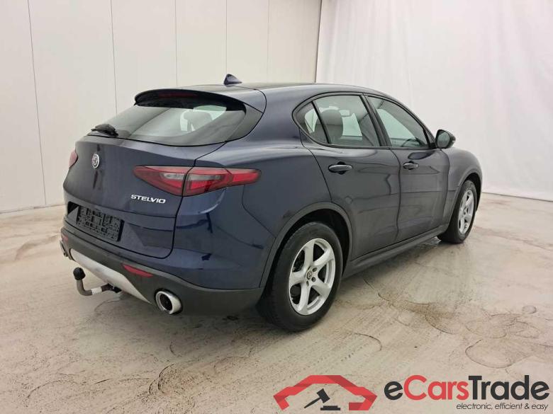 Alfa Romeo Stelvio 2.2d Aut. LED-Xenon Navi 1/2 Leather KeylessGo Klima PDC ... #3