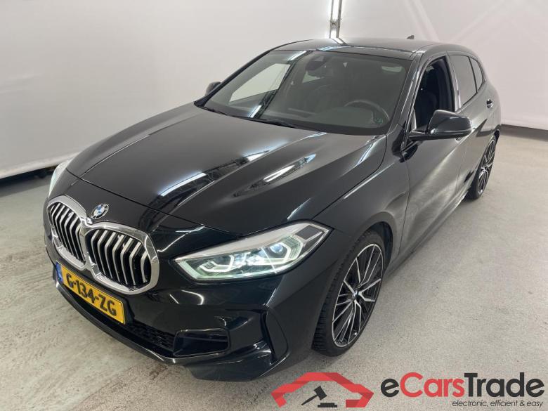 BMW 1 Serie '19 BMW 1 Serie 118iA Corporate High Executive M Sport 5d #1