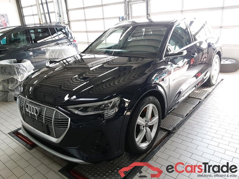Audi 55 quattro S line E-tron