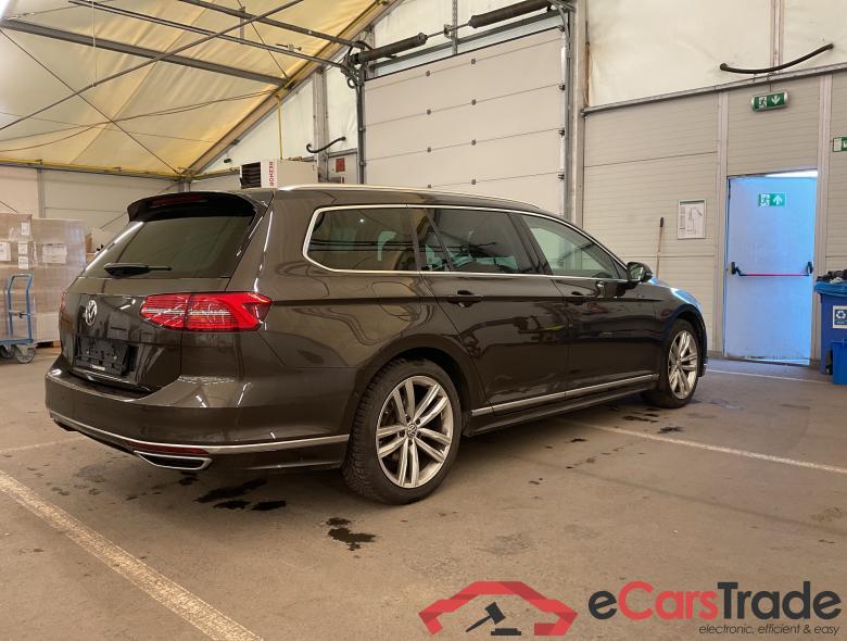 Volkswagen Passat Variant 2.0 TDI 190Hp R-Line Aut. Pano LED-Matrix Virtual Navi 1/2 Sport-Leather-Alcantara KeylessGo Camera Klima PDC ... #4