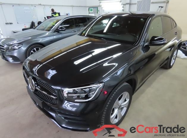 Mercedes GLC Coupé ´16 GLC -Klasse Coupe GLC 300 e 4Matic (253.353)AMG 2.0 AMG Line 235KW AT9 E6d #1