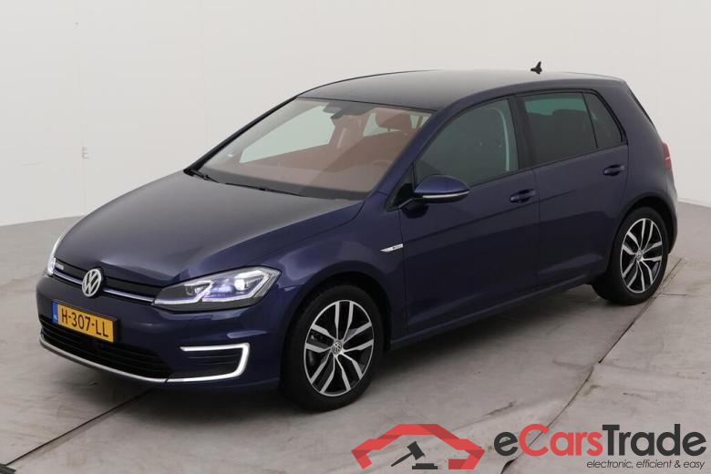 VOLKSWAGEN e-Golf 