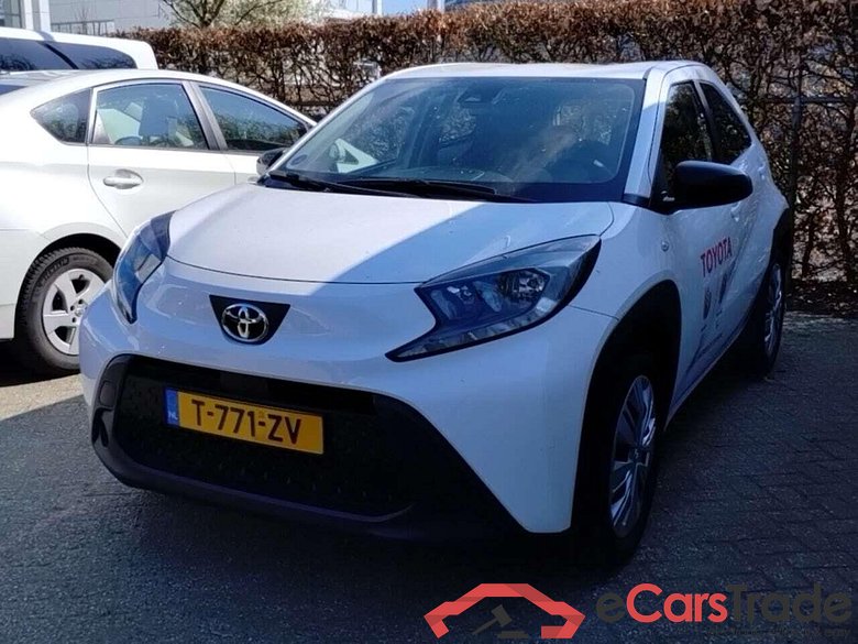 TOYOTA Aygo X 1.0 VVT-i MT Play #1