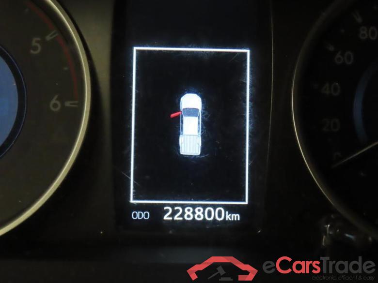 TOYOTA HILUX 2.4 D-4D-F DC Prof. #4