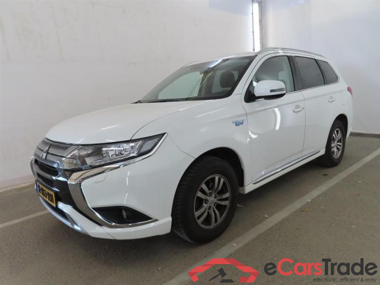 MITSUBISHI OUTLANDER 2.4 PHEV Pure