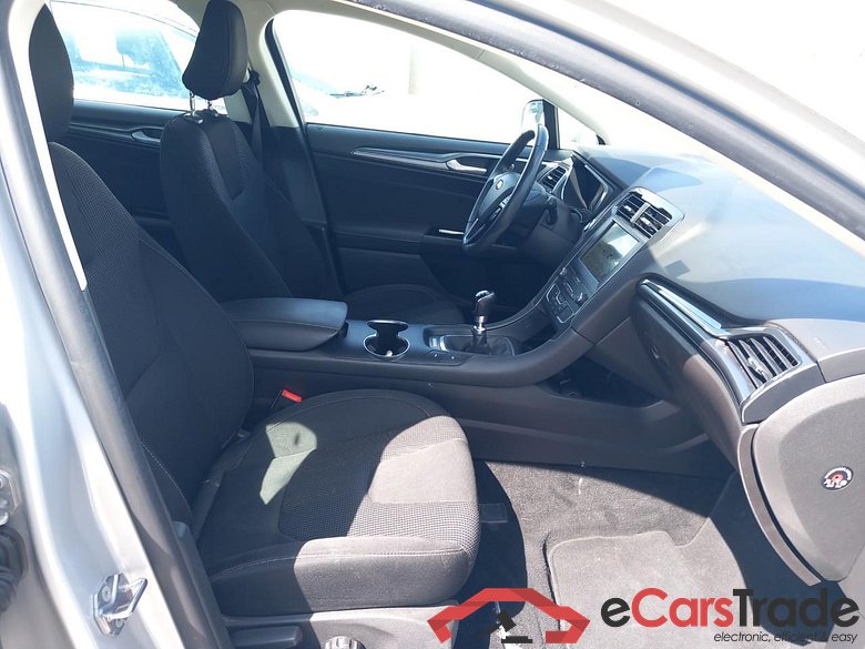 Ford 2.0 TDCi 110kW (150CV) Titanium 235 FORD Mondeo / 2014 / 5P / berlina con portón 2.0 TDCi 110kW (150CV) Titanium 235 #6