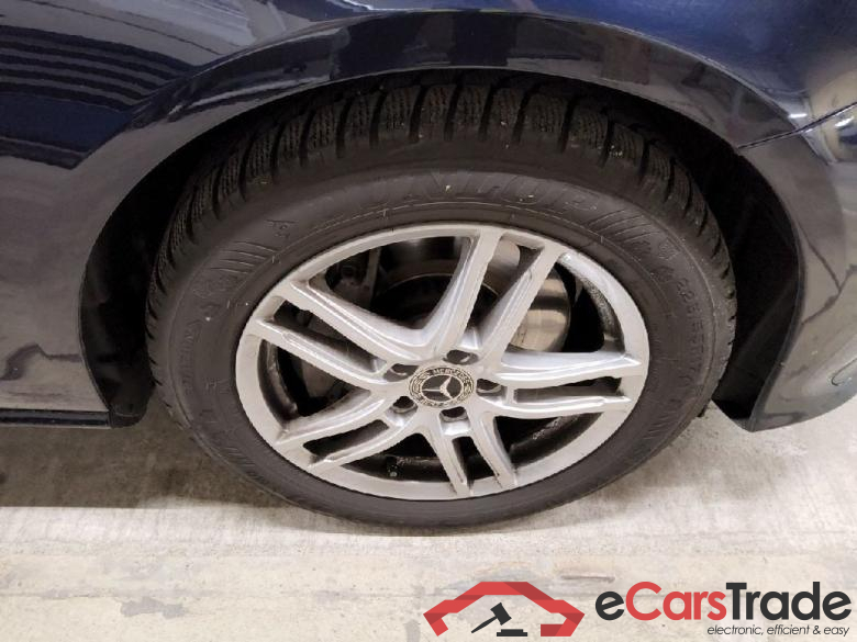 Mercedes E-Class ´16 E -Klasse Lim. E 300 (213.083)Avantgarde 2.0 200KW AT9 E6d