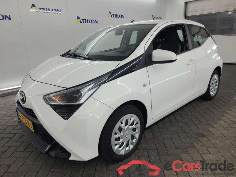 TOYOTA Aygo 1.0 VVT-i x-play x-shift 5D 53kW #1