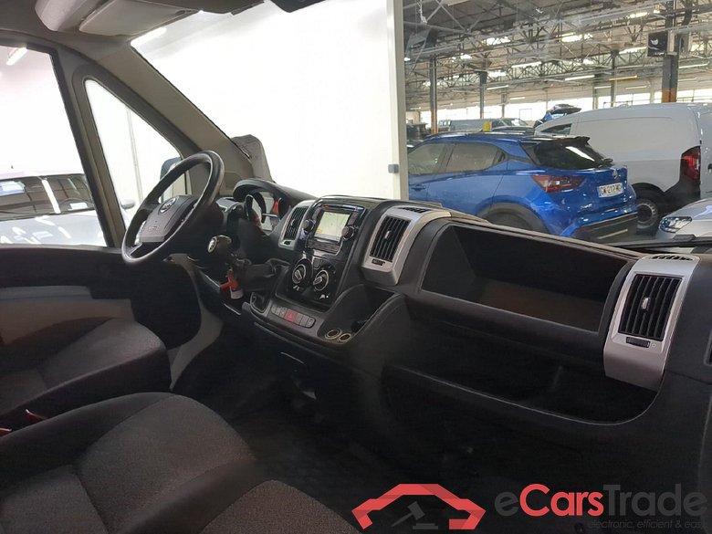 Fiat 3.5 L 2.3 Multijet 130 Pack Pro Nav FIAT Ducato SC VU 2p Châssis cabine 3.5 L 2.3 Multijet 130 Pack Pro Nav #5