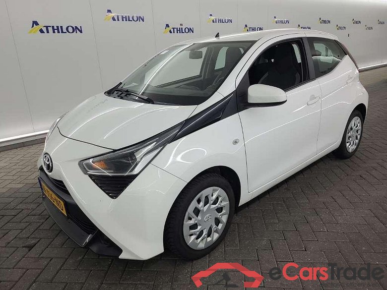 TOYOTA Aygo 1.0 VVT-i x-play 5D 53kW