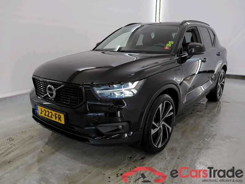 Volvo XC40 '17 Volvo XC40 T5 Plug-in hybrid R-Design Expression 5d