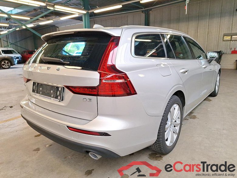 VOLVO V60 DIESEL - 2018 2.0 D3 Momentum Pro #2