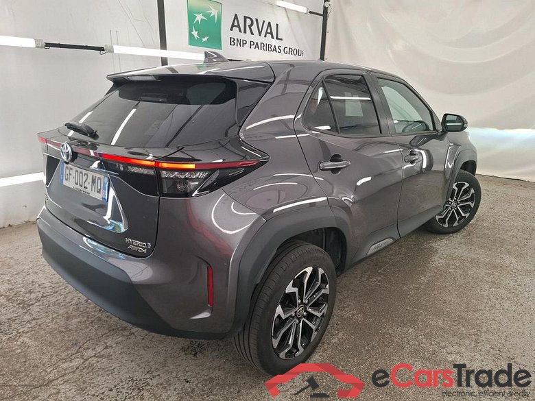Toyota 1.5 HYBRID 116H DESIGN AWD AUTO TOYOTA Yaris Cross Hybride / 2021 / 5P / SUV 1.5 HYBRID 116H DESIGN AWD AUTO #3