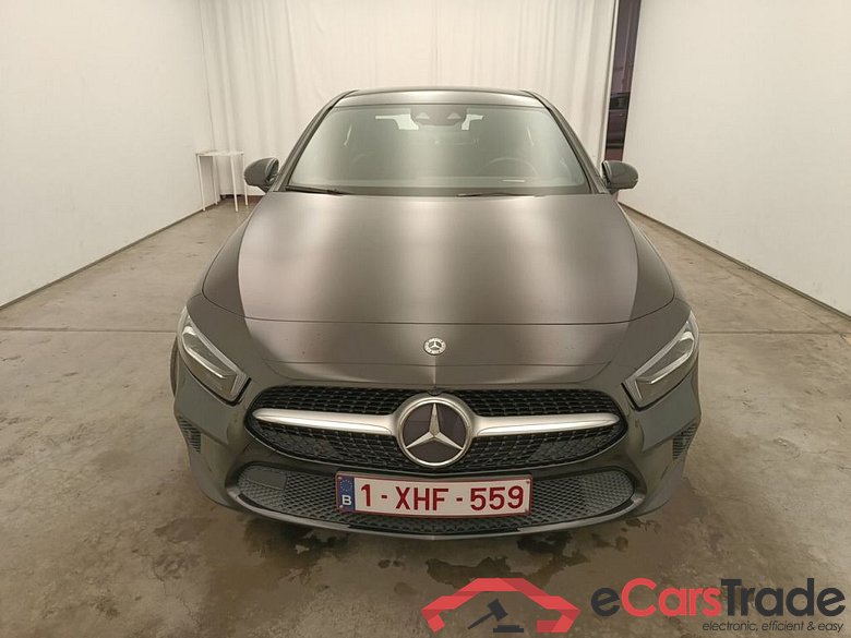Mercedes-Benz A-Klasse Limousine A 180 d DCT Launch Edition 4d #1