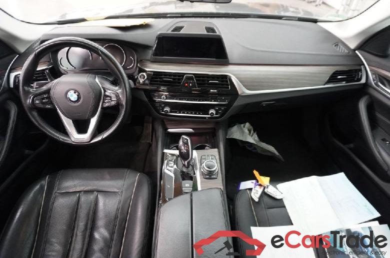 BMW 5-Serie Touring ´16 BMW 5er 520d xDrive Touring Aut. Luxury Line 5d 140kW #3