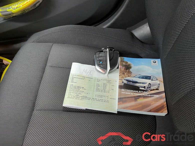 BMW 3-Serie Touring ´18 Baureihe 3 Touring 330 e Advantage 2.0 185KW AT8 E6d #2