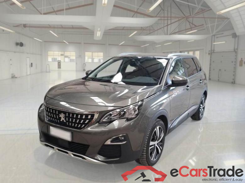 Peugeot 49 PEUGEOT 5008 / 2017 / 5P / SUV BLUEHDI 130 ALLURE EAT8 S/S AUT.
