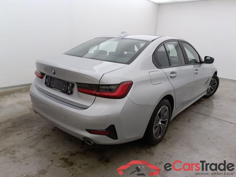 BMW 3 Reeks Berline 318dA (100 kW) 4d #4