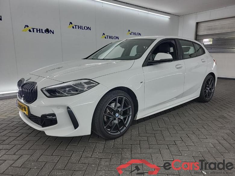 BMW 1-serie 118iA 5D 103kW #1