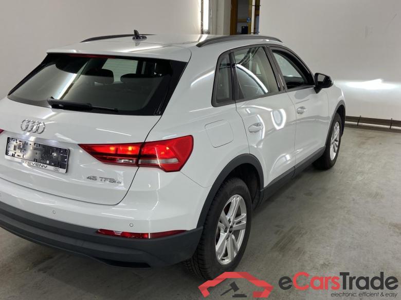 AUDI Q3 1.4 45 TFSI E S TRONIC Business Plus #4