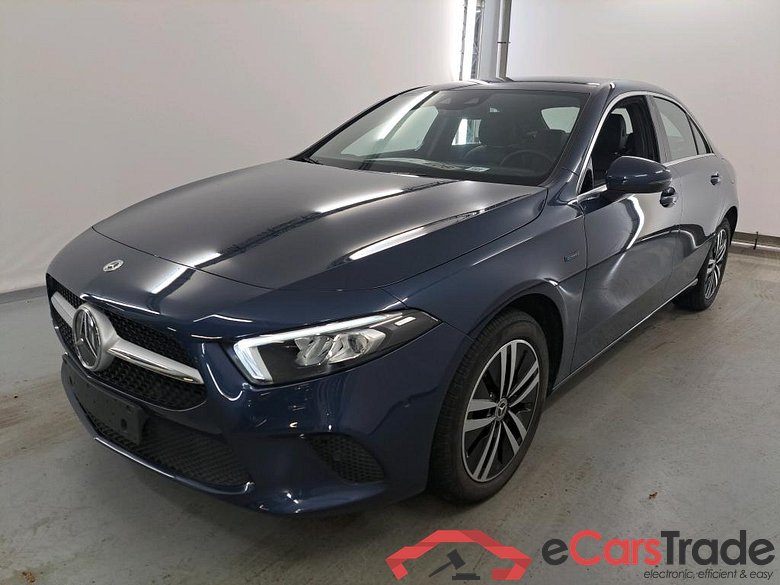 MERCEDES-BENZ A-CLASS LIMOUSINE 1.3 A 250 E BUSINESS SOLUTION DCT