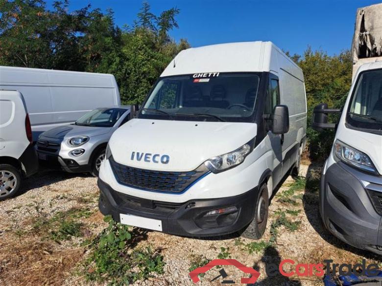 Iveco 422 IVECO DAILY / 2019 / 4P / FURGONE 35S14NV 3520L H2 BLUE P. #1