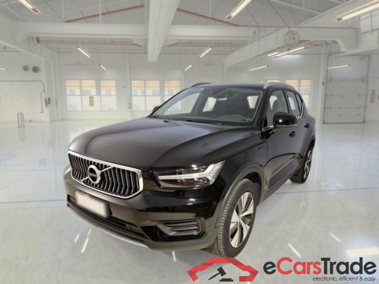 Volvo 235 VOLVO XC40 / 2017 / 5P / SUV T4 PLUG-IN HYBRID AUTO RECH INSCRIP EXPR #1
