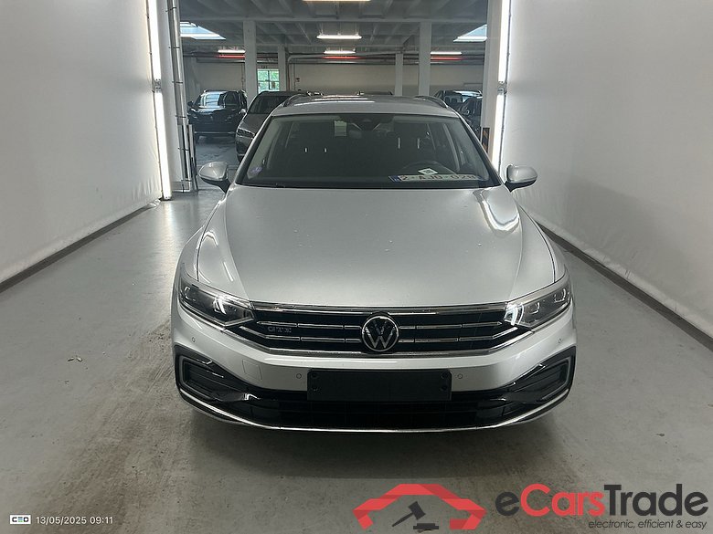 VOLKSWAGEN Passat 1.4 TSI MSQ VARIANT GTE BUSINESS #1