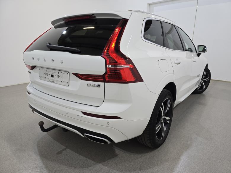 Volvo XC60 2.0 D4 R-Design AWD Aut. Pano LED Virtual ACC Navi Sport-Leather-Alcantara KeylessGo Camera Klima PDC ... #4