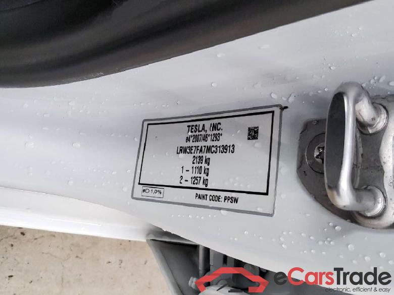 TESLA Model 3 Standard Reichweite Plus Hinterradantrieb 4d 208kW #5