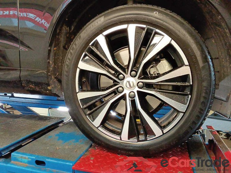 Volvo XC60 (03.2017->) DE - SUV5 B5 (Benzin) AWD EU6d, Ultimate Dark Mild-Hybrid (EURO 6d), (Facelift) #6