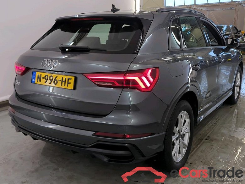 Audi Q3 45 TFSI e S tronic S edition 5d #2