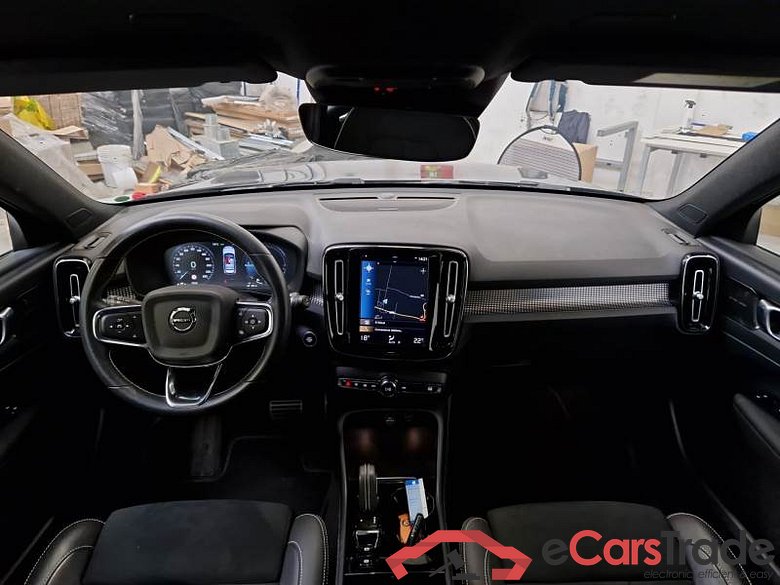 VOLVO XC40 / 2017 / 5P / SUV T4 PLUG-IN HYBRID AUTO RECHARGE R-DESIGN #3