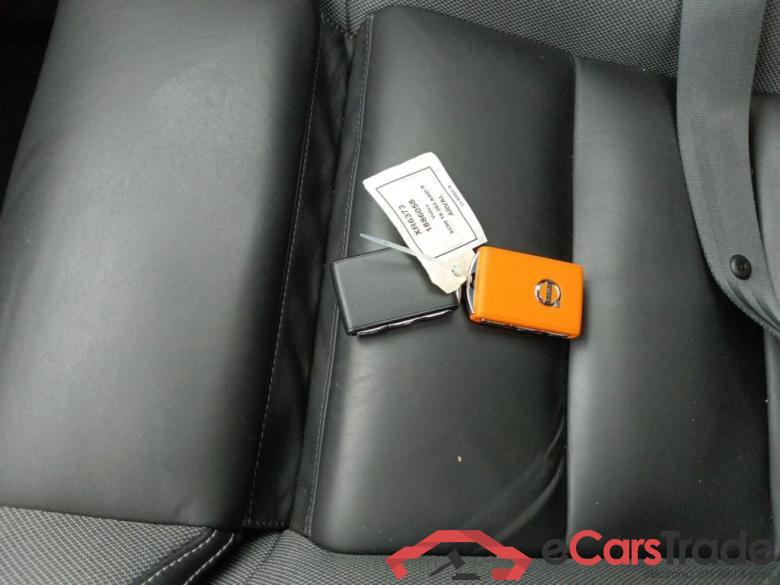 VOLVO XC60 - 2017 2.0 T6 253 AWD PHEV R-Design Geartronic 5d #4