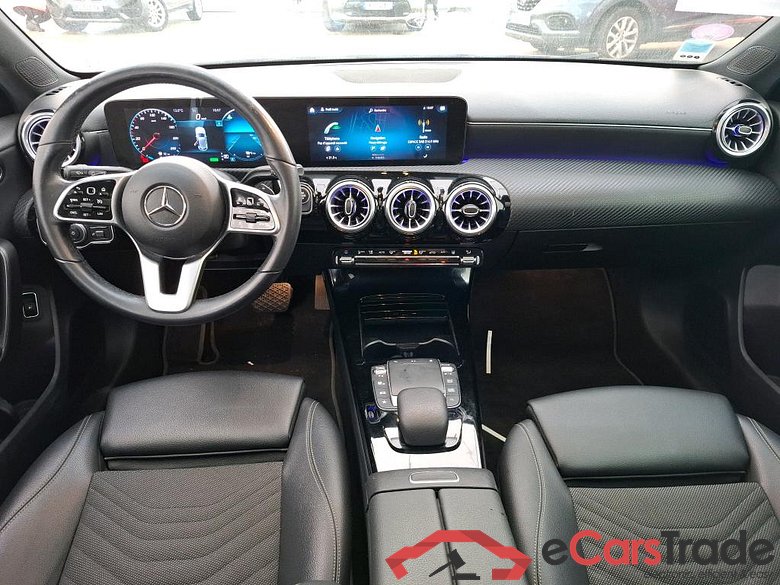 MERCEDES-BENZ Classe A Compact / 2018 / 5P / Berline A 250 e Business Line 8G-DCT #5
