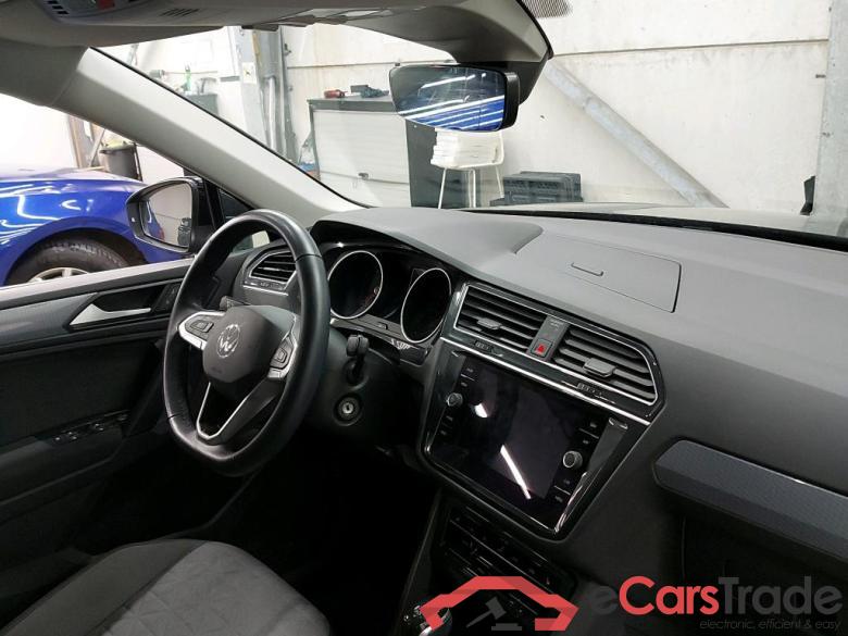 VOLKSWAGEN - VW  TIGUAN TSI 150PK DSG Life With Nav Discover Media & Pack Cargo & Travel & Chrome & Winter Pack & Rear View Camera  * PETROL * #3