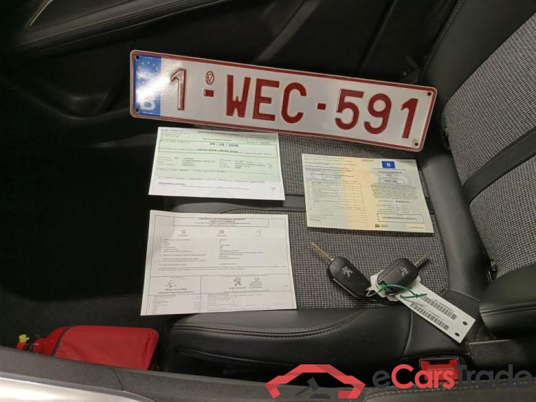 Peugeot 3008 1.2 PureTech 96kW S&S Auto Allure 5d #4
